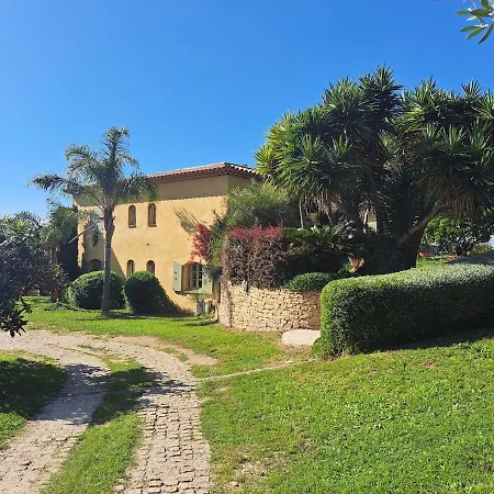 Rez De Jardin Independant Presqu'ile De Giens דירה הייר